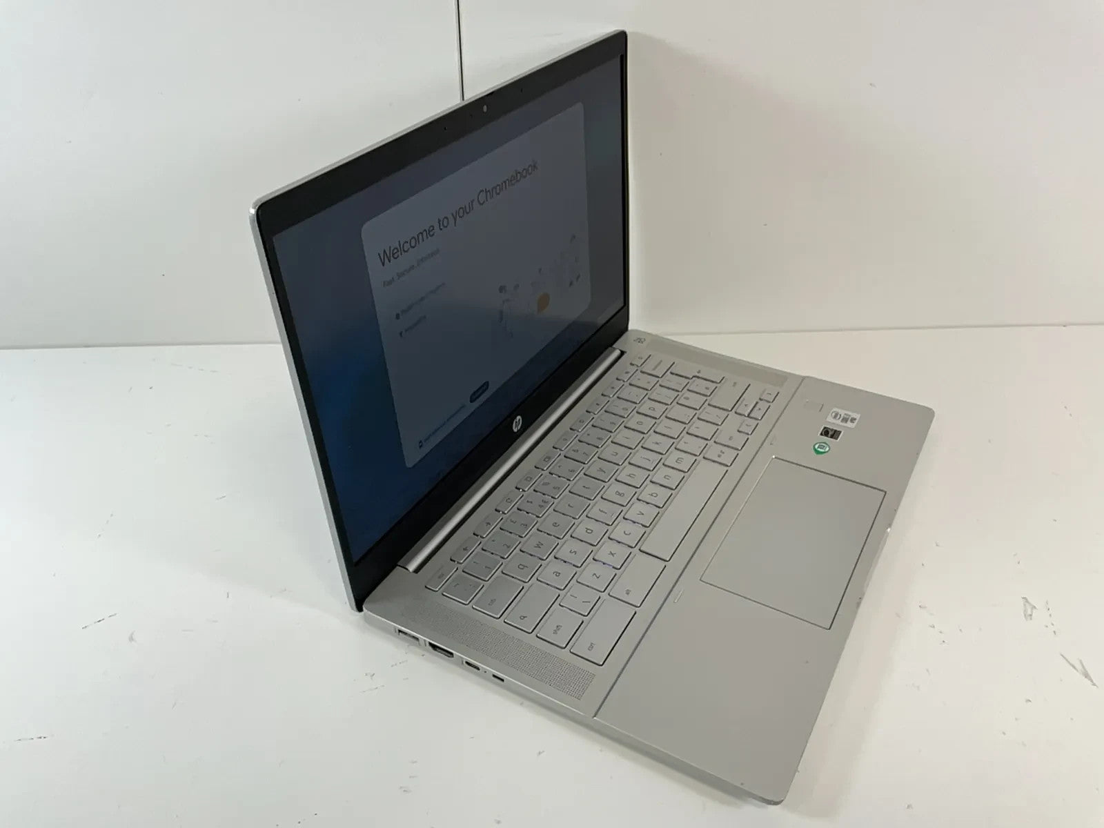 HP Pro C640 14" Chromebook – i7-10610U – 16GB DDR4 – 128GB SSD – IPS Display