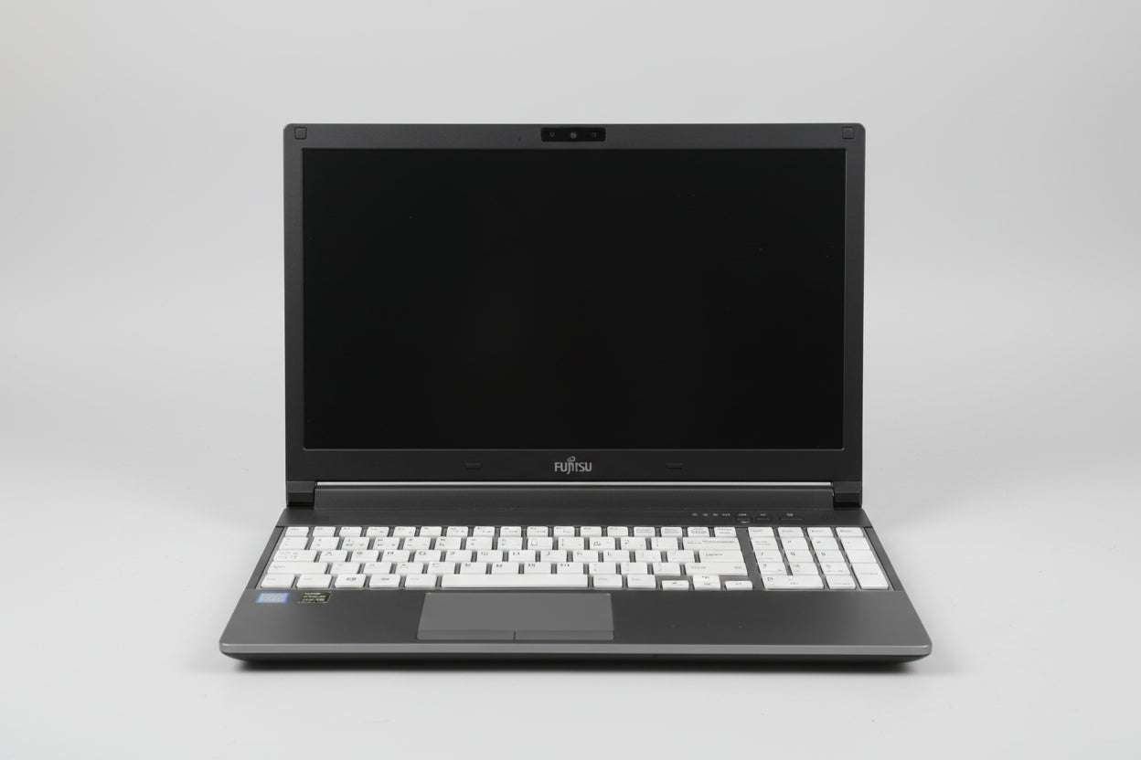 Fujitsu Lifebook E554 i3 8GB RAM 240GB SSD 15,6" FHD Win 11