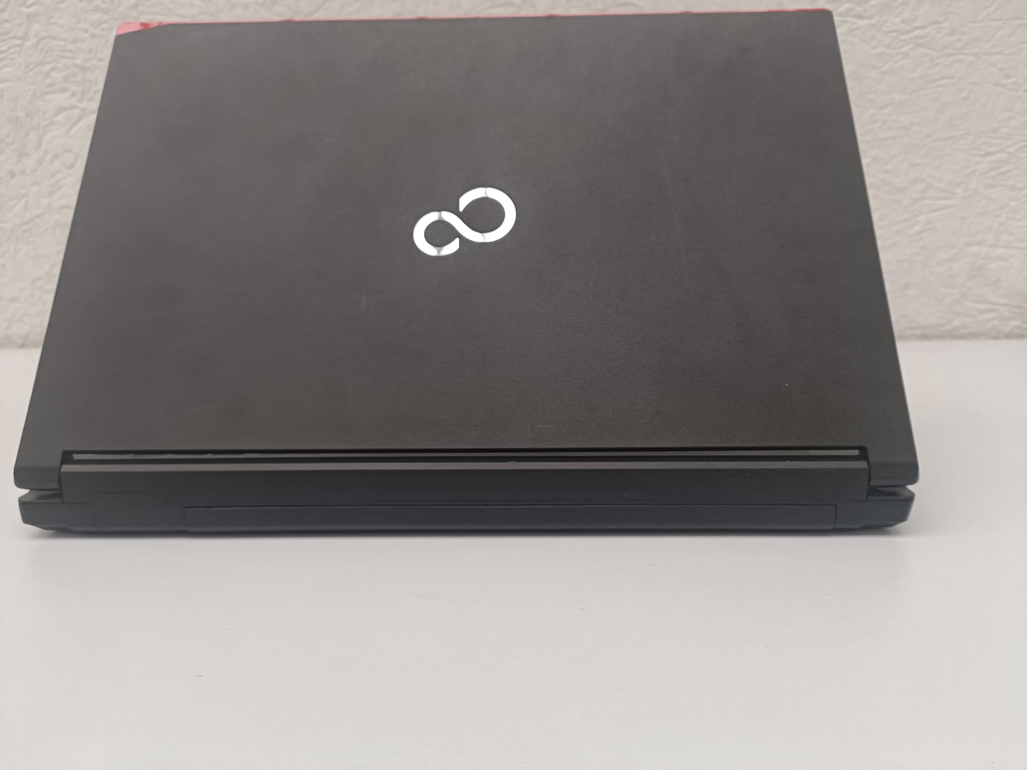 Fujitsu Lifebook E554 i3 8GB RAM 240GB SSD 15,6" FHD Win 11