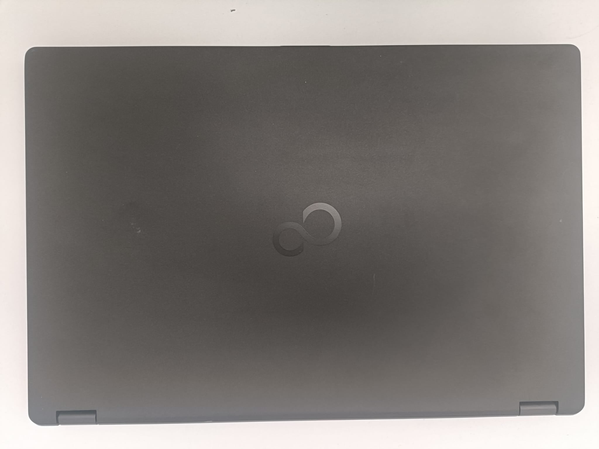 Fujitsu Lifebook U757 i5-6300U 8GB 256GB SSD 15,6" FHD Win11