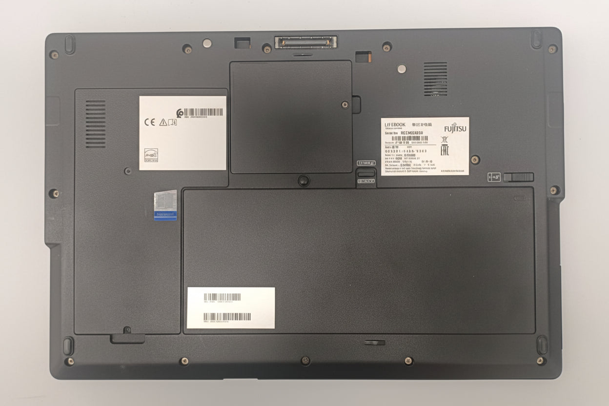 Fujitsu Lifebook U757 i5-6300U 8GB 256GB SSD 15,6" FHD Win11
