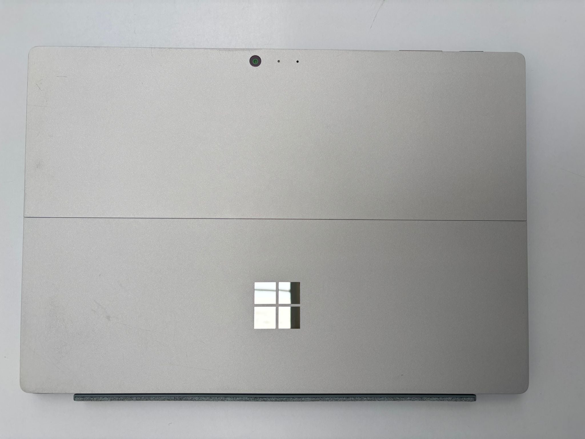 Microsoft Surface Pro 4-1724 i5-6300 12,3'' 128GB 4GB RAM Win10+Netzteil+Klavier