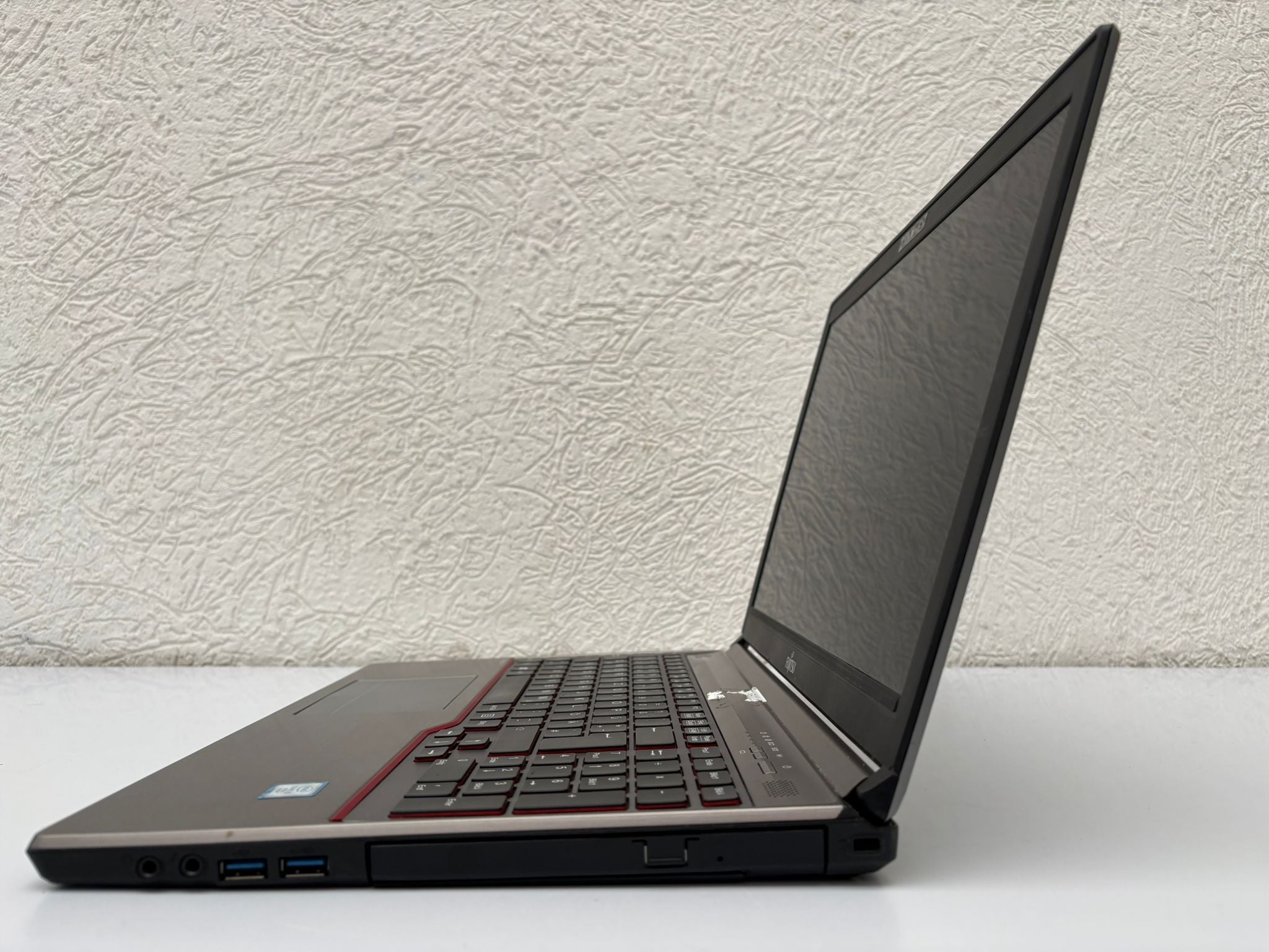 FUJITSU LIFEBOOK E756 Notebook | i5 | 8GB RAM | 256GB SSD | 15,6 Zoll | Win 11