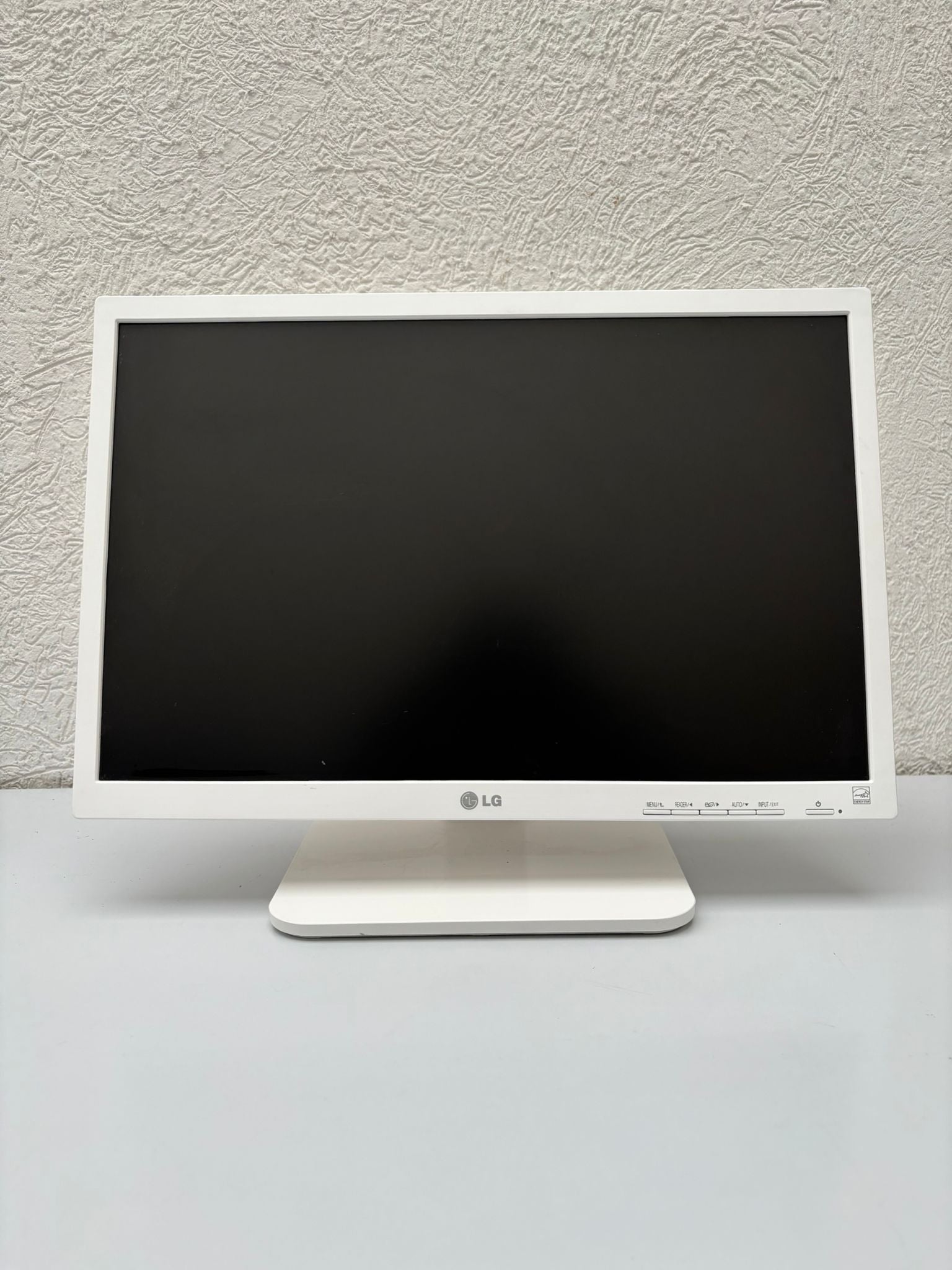 LG Flatron 22MB65PM-W 22" Monitor 1680x1050 WSXGA+ TN 5ms Pivot