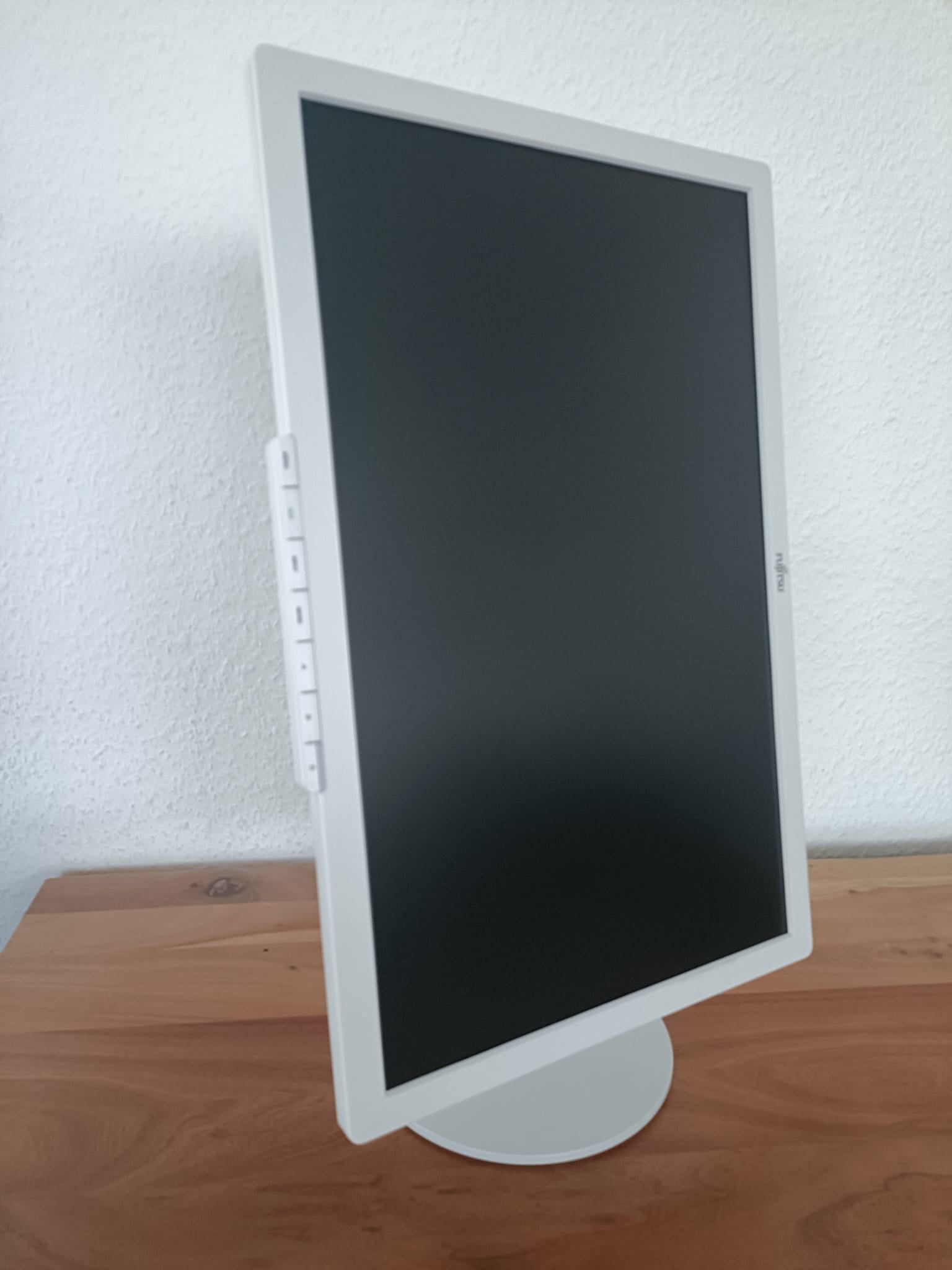 Fujitsu Monitör B22-8 WE Neo LED 1680 x 1050 22" TFT monitor USB DP DVI VGA USB