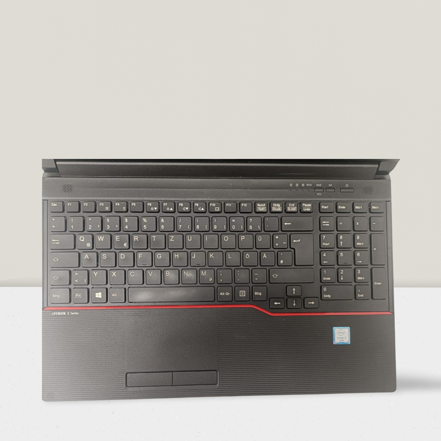 Fujitsu Lifebook E556 i5 8GB 240GB SSD 15,6" FHD Win 11 DE