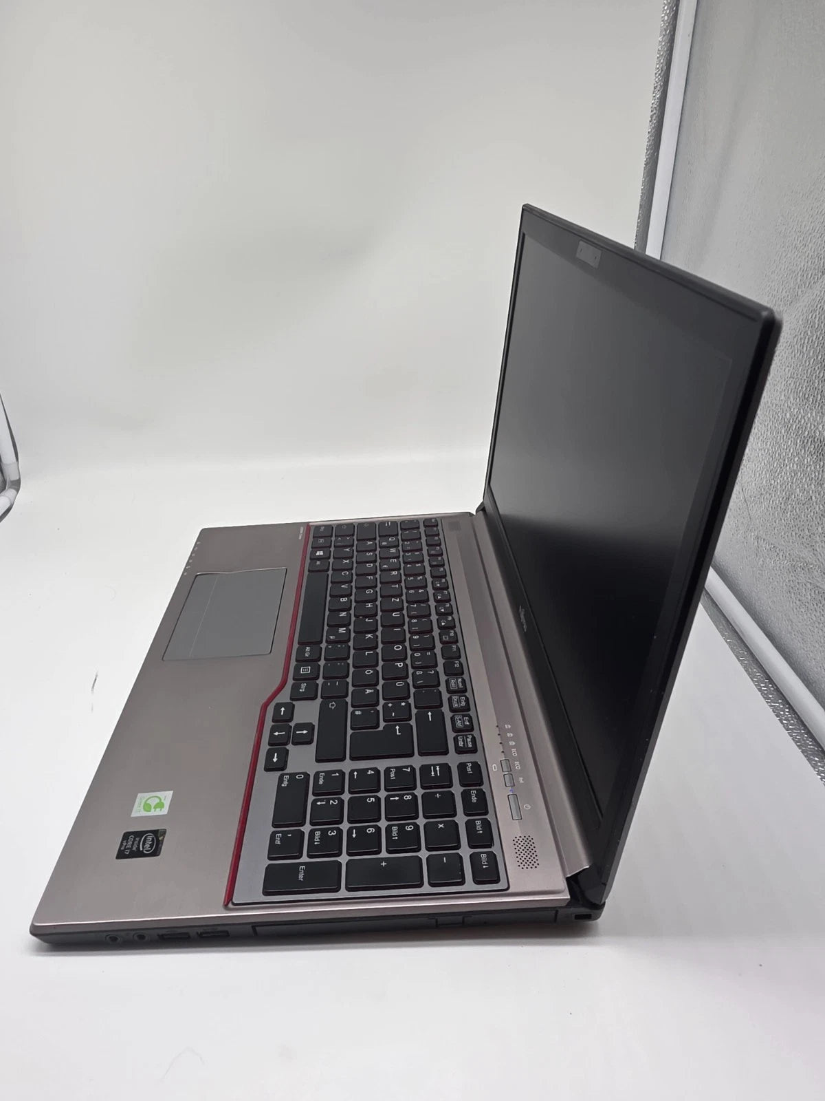 Fujitsu Lifebook E754 Intel Core i5-4300 2,60 GHz 8GB RAM 256Gb SSD Win11 Pro